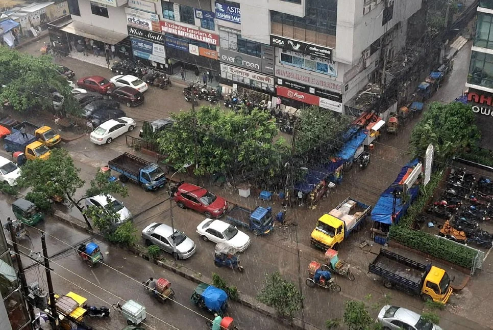 বায়ুদূষণে শীর্ষে জাকার্তা, ঢাকার বাতাস আজ সহনীয়