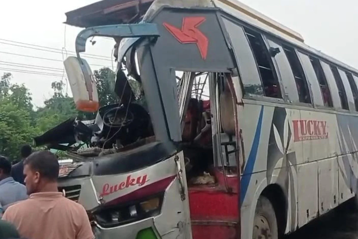 হবিগঞ্জে দুই বাসের সংঘর্ষে চালক নিহত