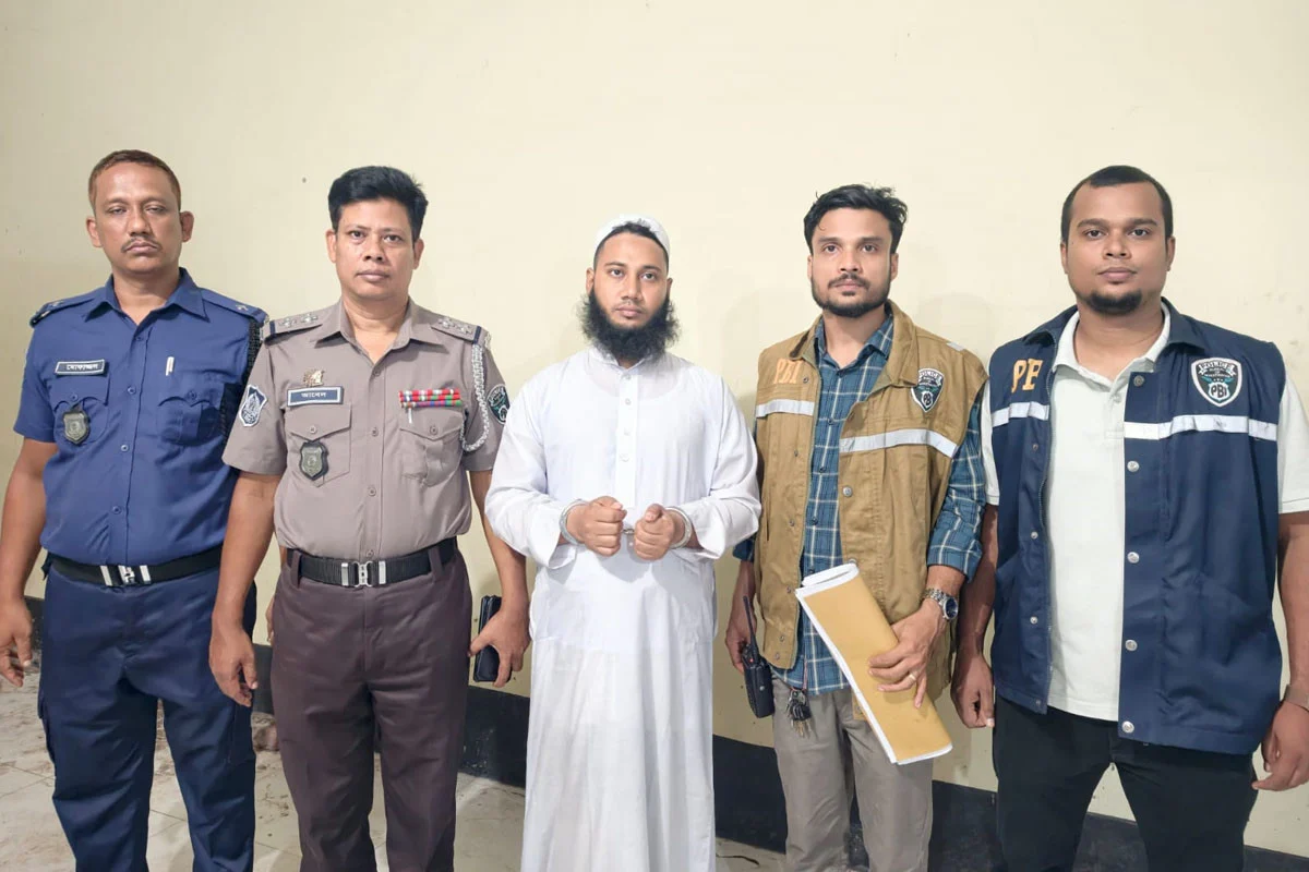 স্ত্রীকে হত্যার ২৪ ঘণ্টা পর ঘাতক স্বামী গ্রেফতার