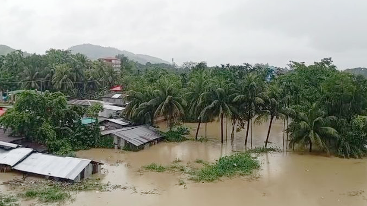 চট্টগ্রামে বন্যা-পাহাড়ধসে ৪৩ জনের মৃত্যু, ক্ষতিগ্রস্ত সাড়ে ৮...