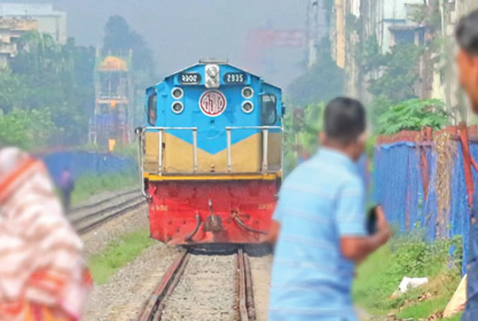 কুড়িলে ট্রেনের ধাক্কায় প্রাণ গেল যুবকের