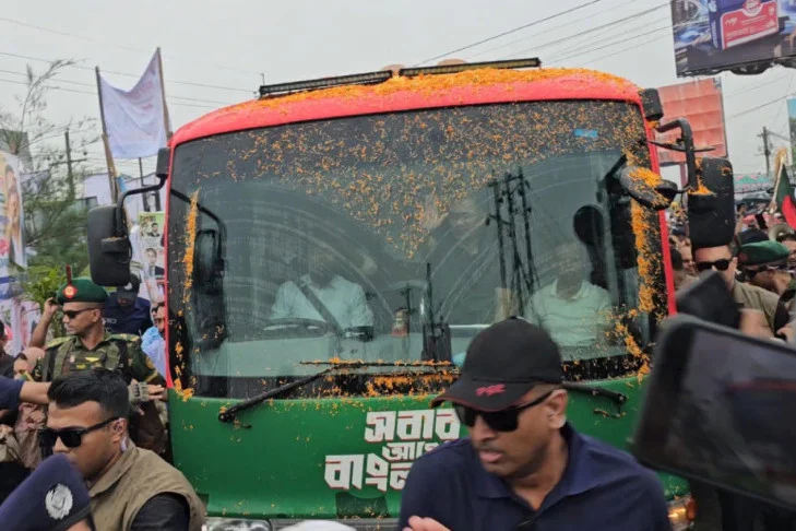 বরিশালে পৌঁছেছেন প্রধানমন্ত্রী তারেক রহমান
