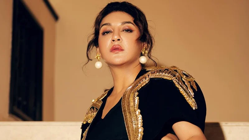 দুই বাংলায় অনবদ্য জয়া