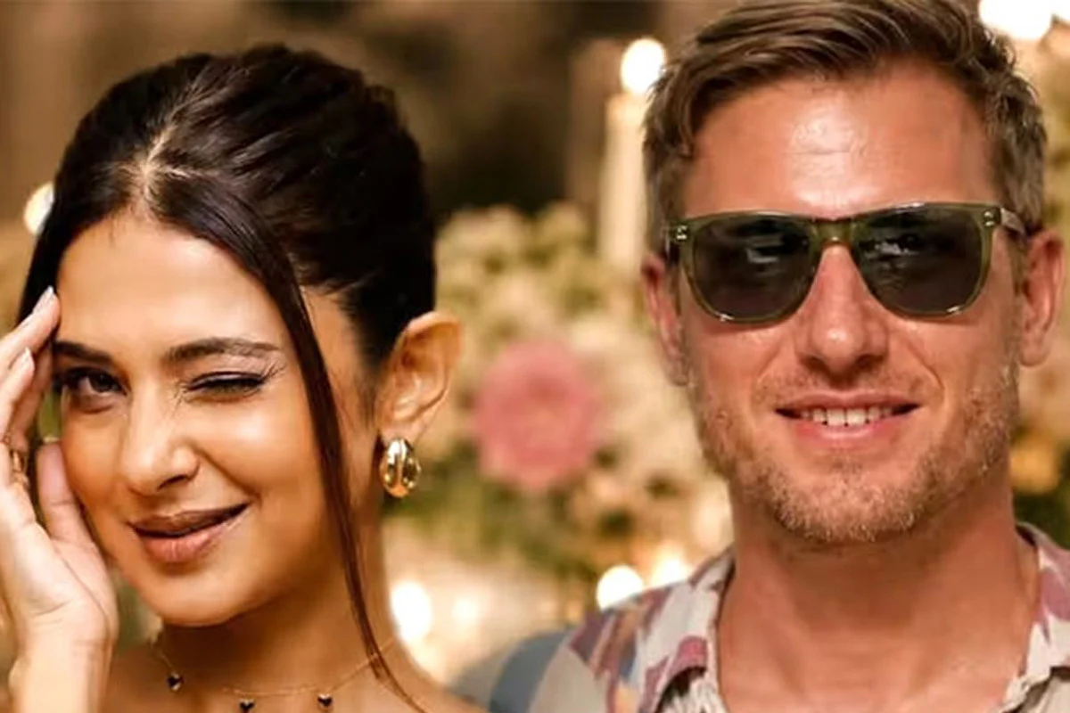 দীর্ঘদিনের প্রেমিক ইসমাইলকে বিয়ে করলেন জেনিফার উইনগেট