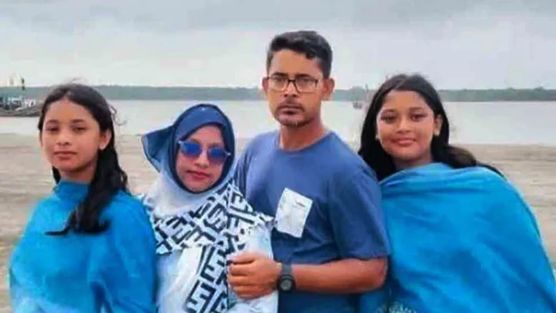 পানিতে ঝাঁপ দিয়ে মেয়েকে বাঁচালেন, তবে ফিরলেন না বাবা