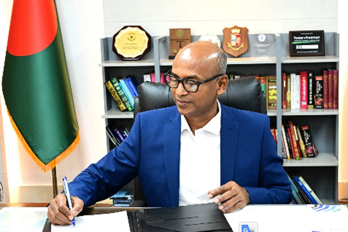 সিআইডি প্রধান হিসেবে দায়িত্ব নিলেন ব্যারিস্টার মোশাররফ হোছাই...
