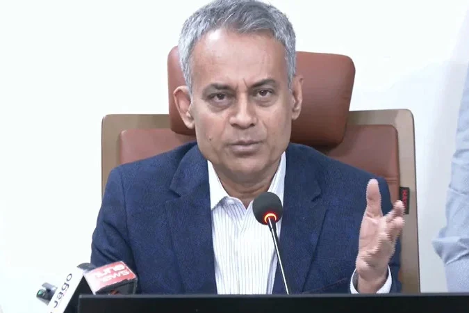 ঢাকায় ফের ওয়াটার বাস চালুর উদ্যোগ, যুক্ত হতে পারে বেসরকারি খ...