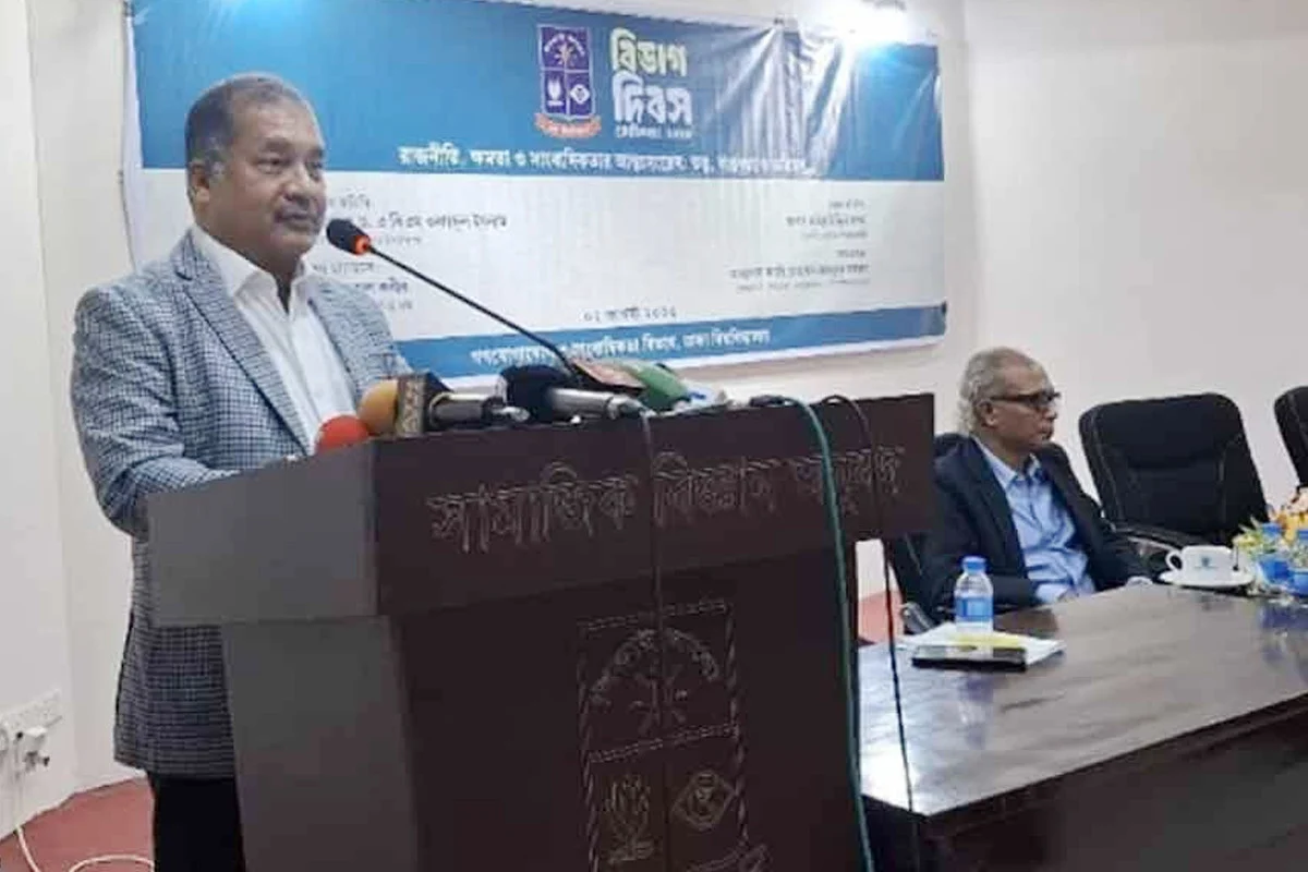 সরকারের সমালোচনা নয়, রাষ্ট্রের বিরুদ্ধে বলা অপরাধ : তথ্যমন্ত...