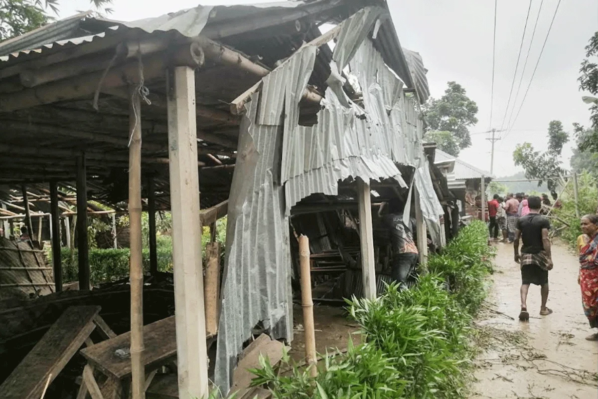 নওগাঁয় জামায়াত আমিরের বিরুদ্ধে স্কুলছাত্রীকে ধর্ষণচেষ্টার অভ...