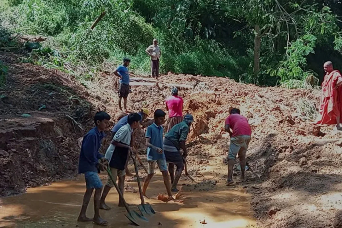 শ্রীলঙ্কায় ভয়াবহ বন্যা-ভূমিধসে ৭ জনের প্রাণহানি, ১২৯ বাড়িঘর...
