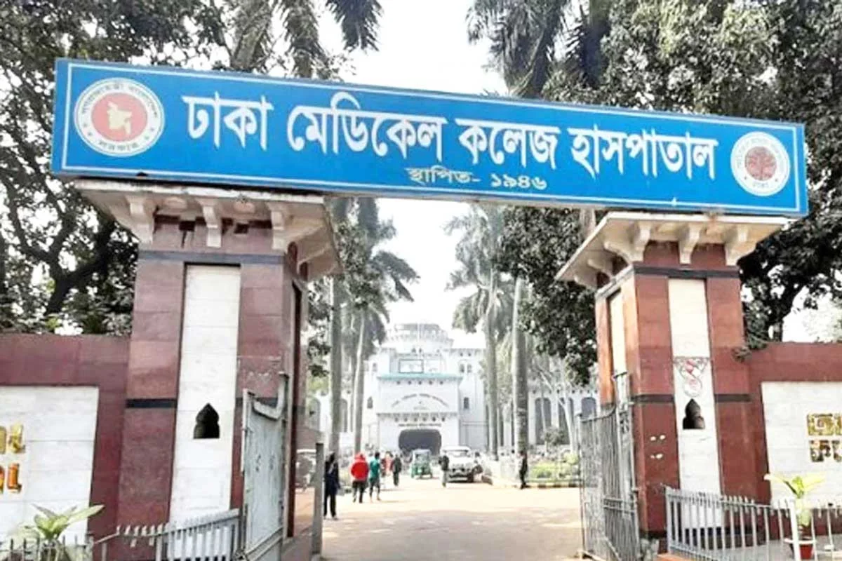 মহাখালীতে ট্রেনের ধাক্কায় আহত মাদ্রাসা শিক্ষার্থীর ঢামেকে ম...
