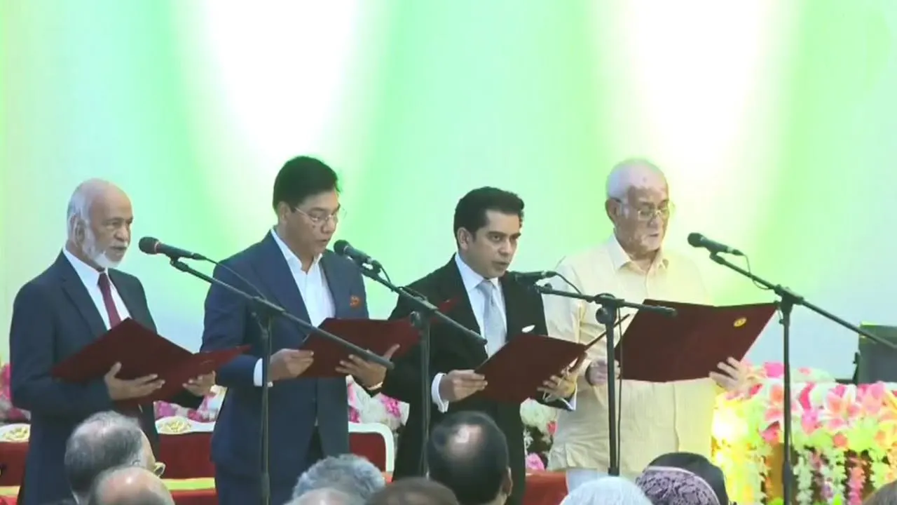 শপথ নিলেন নতুন ৪ মন্ত্রী