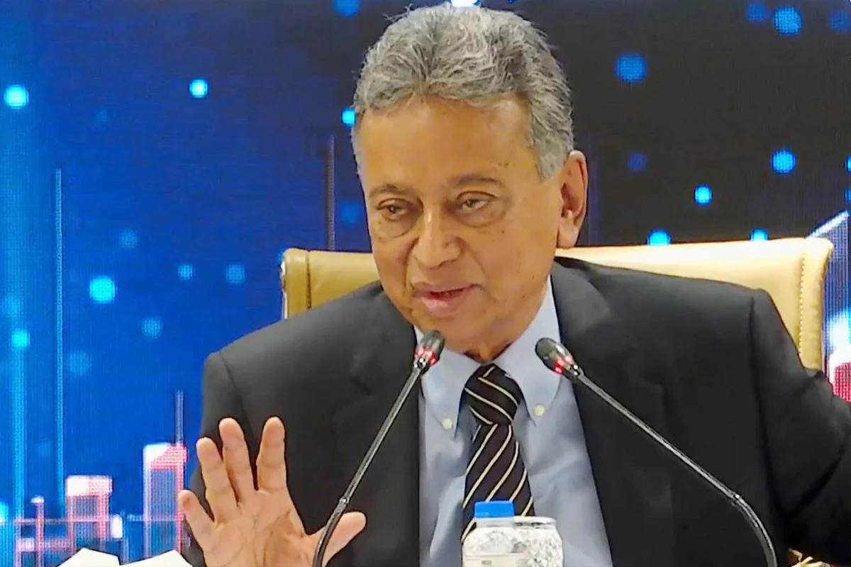 ব্যবসা-বাণিজ্যের পথে বাধা যত গভীরই হোক, তা দূর করা হবে: অর্থ...