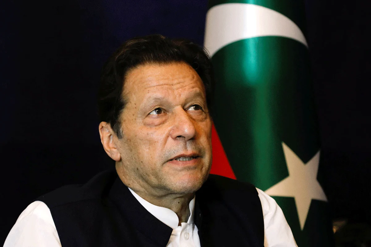 ইমরান খানের শারীরিক অবস্থা নিয়ে উদ্বিগ্ন সুনীল গাভাস্কাররা