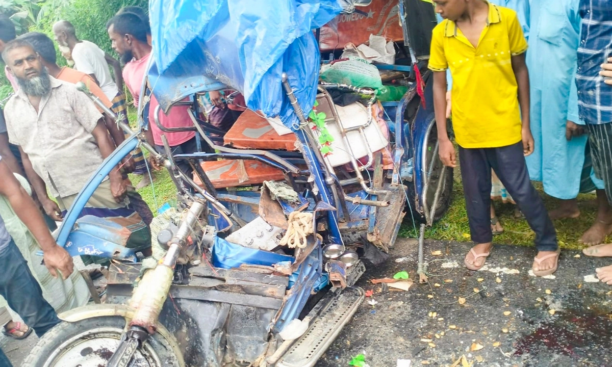 ঠাকুরগাঁওয়ে ত্রিমুখী সংঘর্ষে নিহত ২