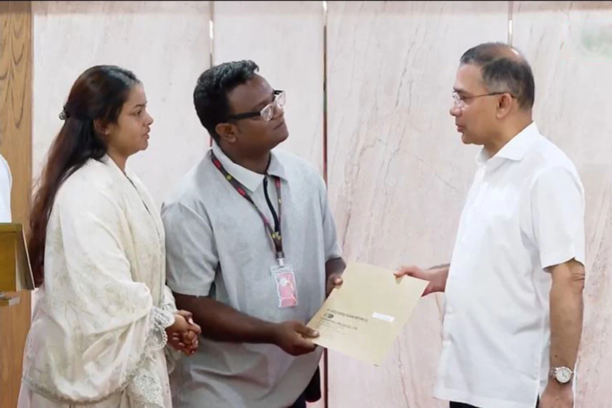 গুম-খুন ও শহীদ পরিবারের সদস্যদের নিয়োগপত্র দিলেন প্রধানমন্ত্...