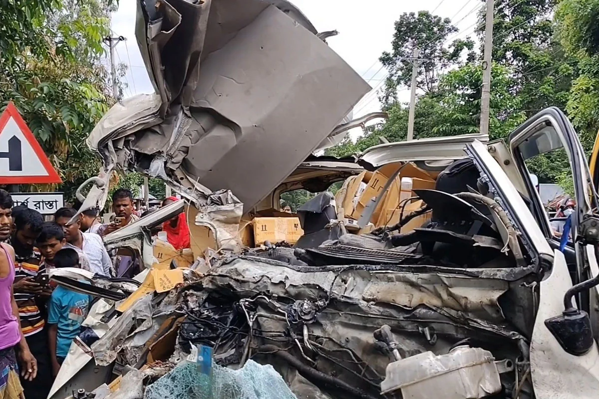 গাইবান্ধায় পৃথক সড়ক দুর্ঘটনায় নিহত ২